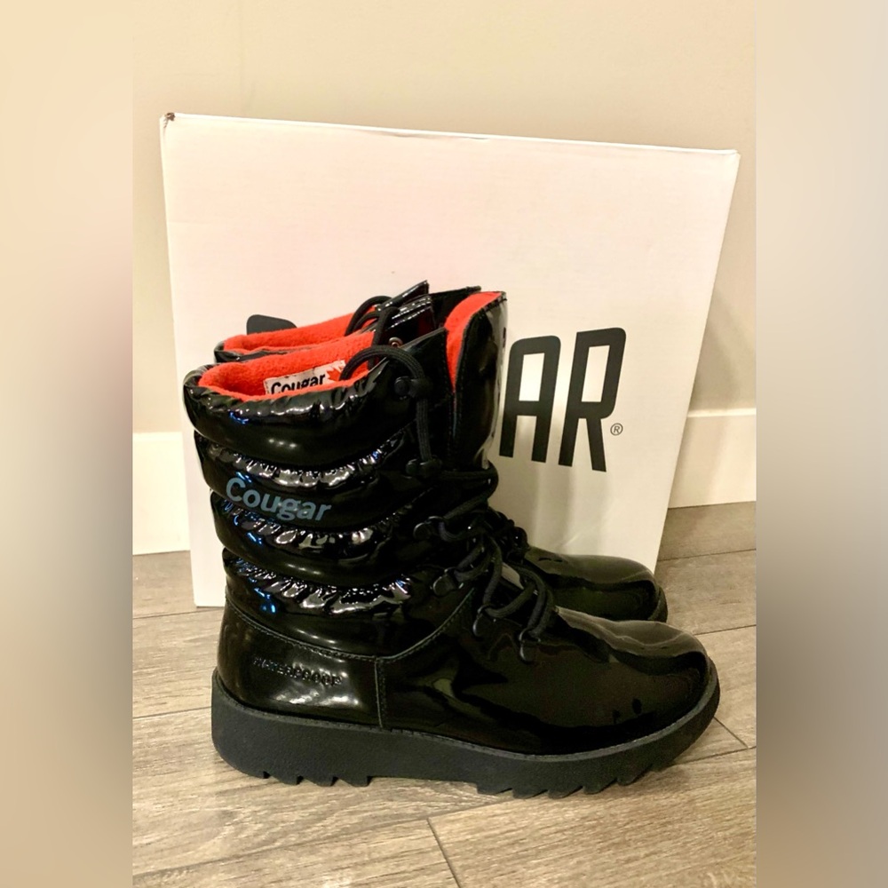 Cougar Black Patent Pillow Boot - Size 10